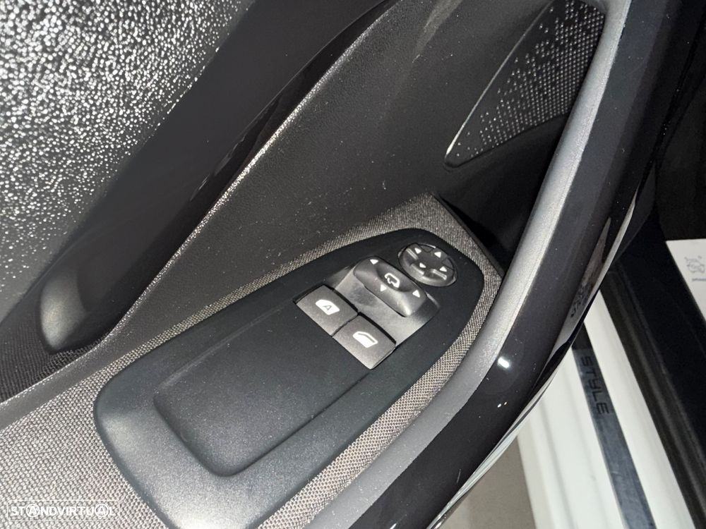 Peugeot 208 1.2 PureTech Style - 19
