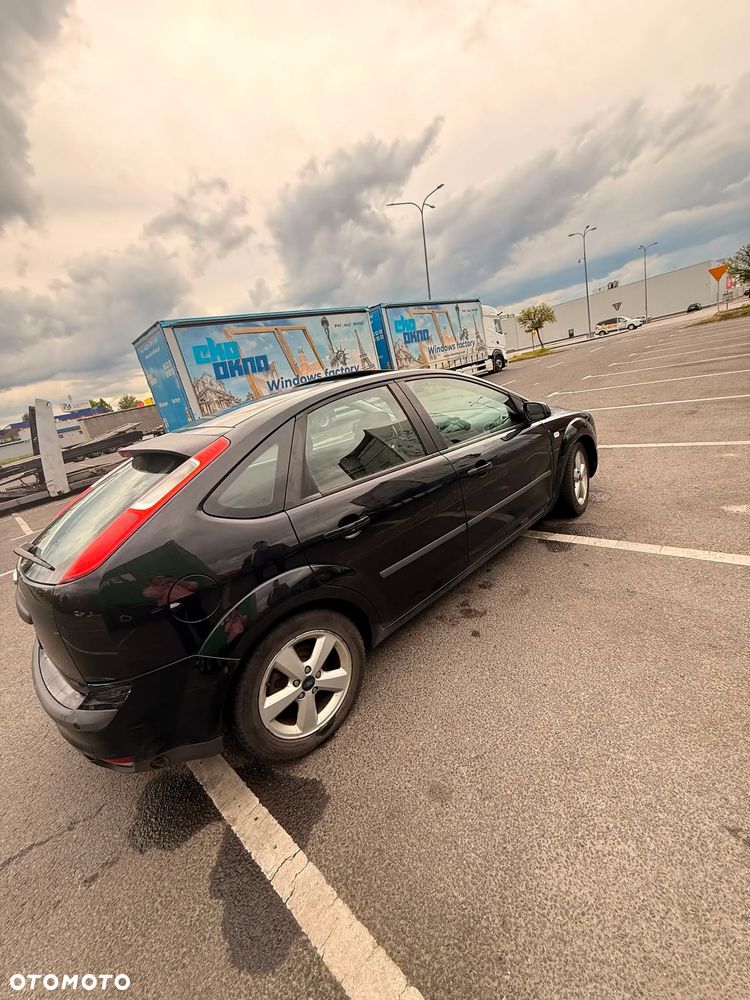 Ford Focus 1.6 Ghia - 8