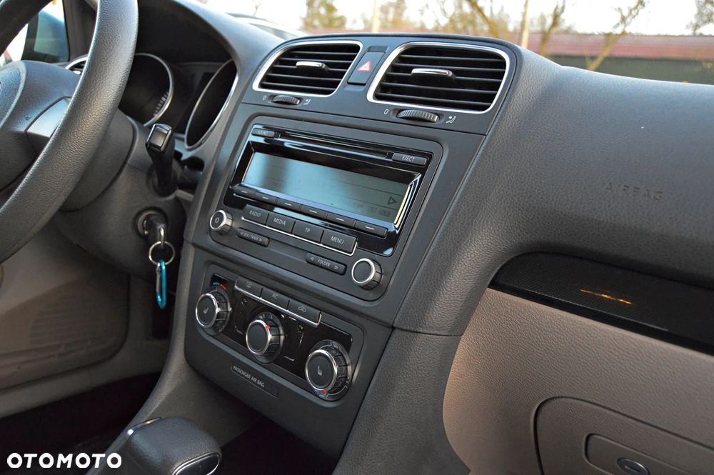Volkswagen Golf 1.4 TSI Comfortline DSG - 8