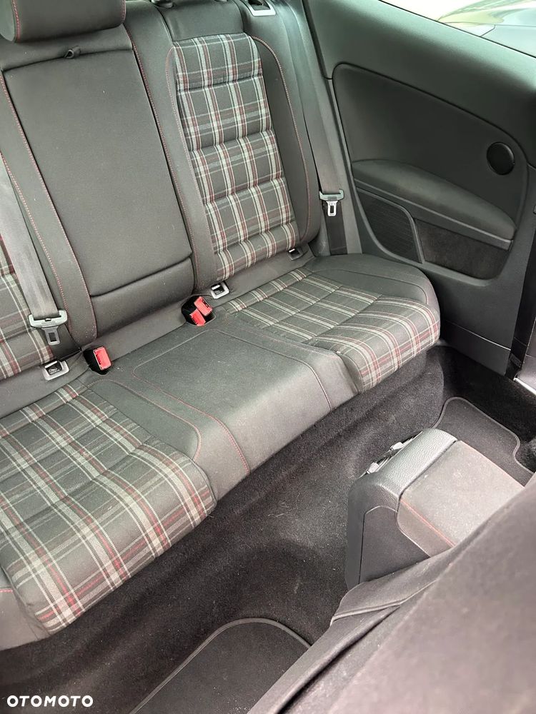 Volkswagen Golf VI 2.0 TSI GTI DSG - 23