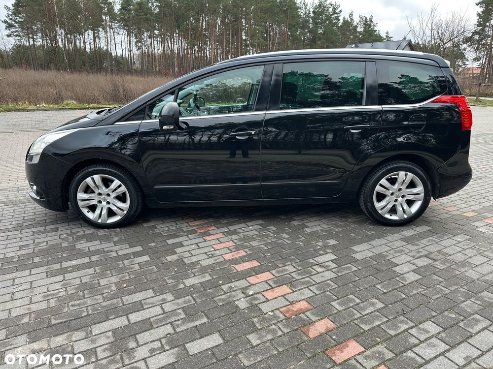 Peugeot 5008 HDI FAP 150 Family Plus - 4