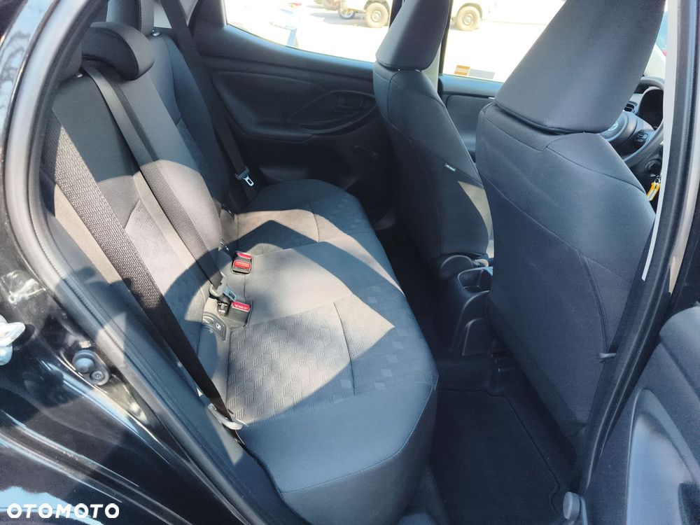 Toyota Yaris - 10