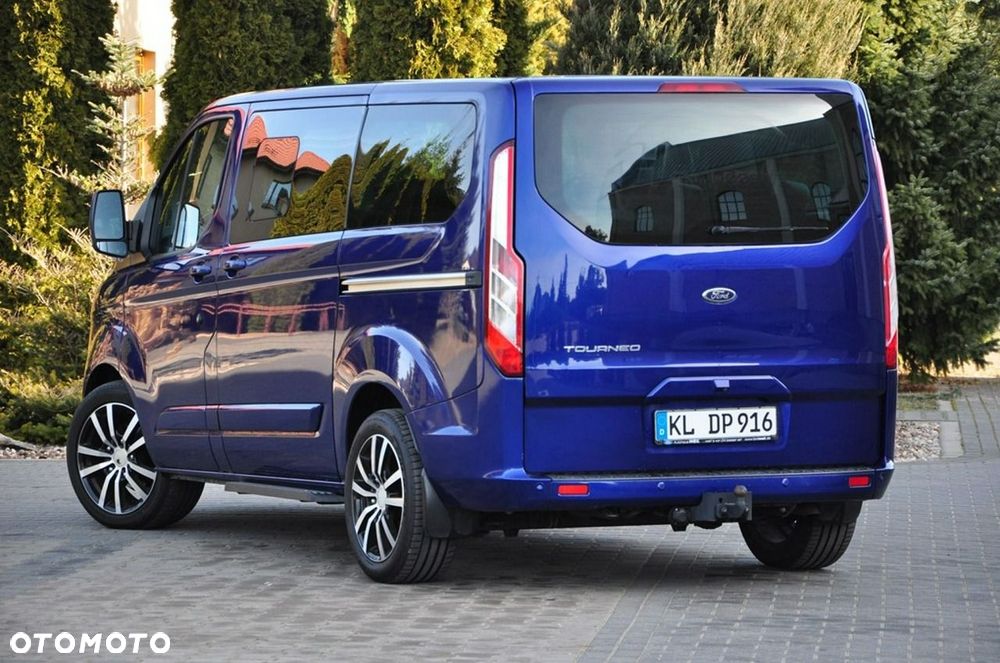 Ford Tourneo Custom - 21