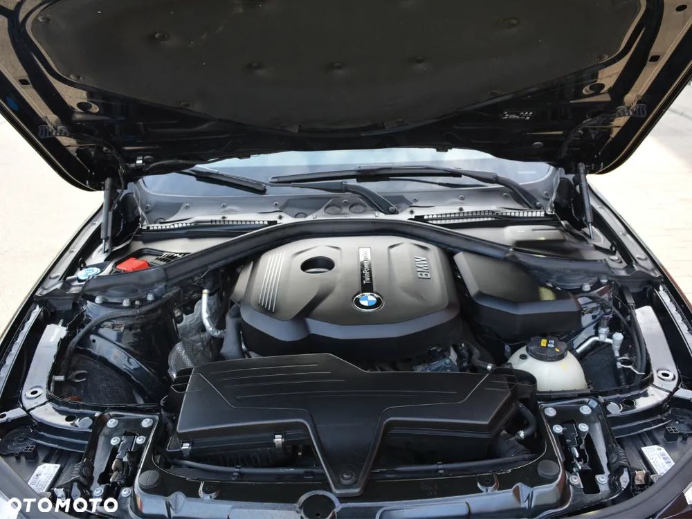 BMW Seria 3 318i Sport Line Shadow - 39