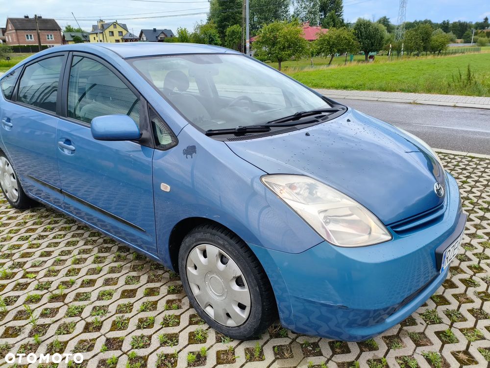Toyota Prius 1.5 VVT-i Sol - 2