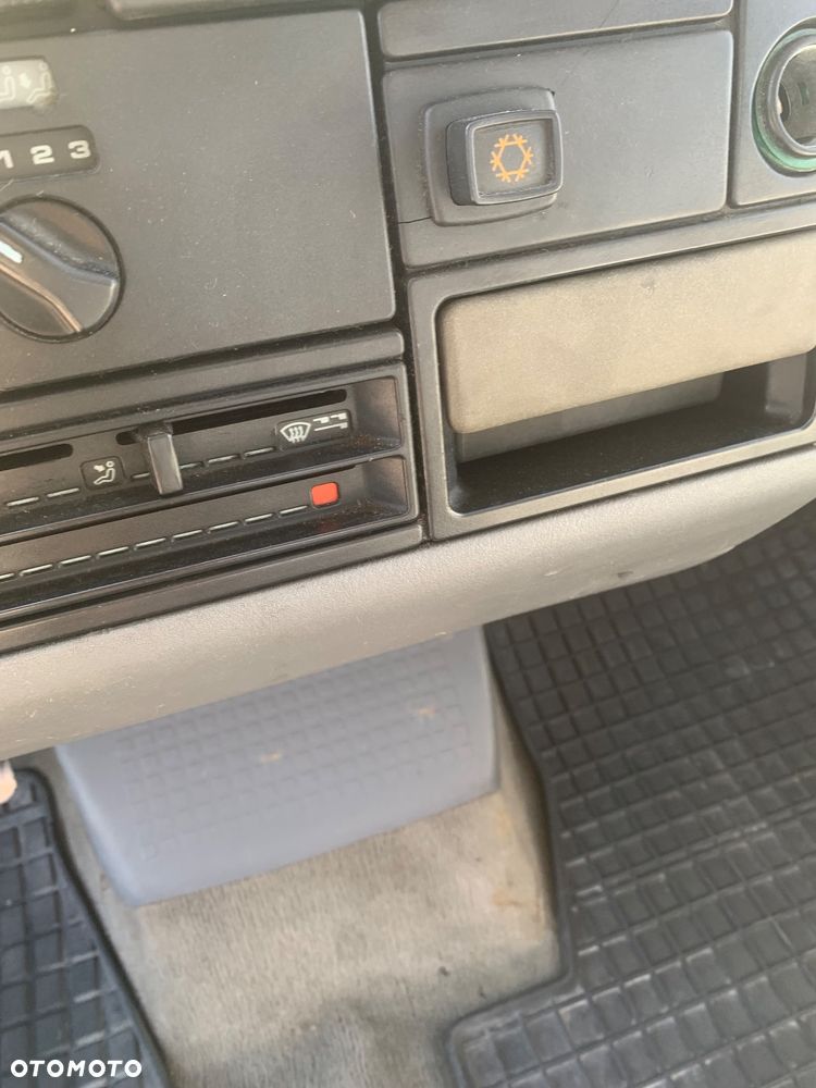 Volkswagen Multivan - 31