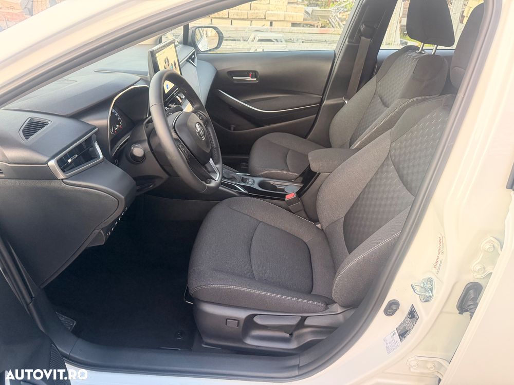 Toyota Corolla 1.8 HSD Business - 12