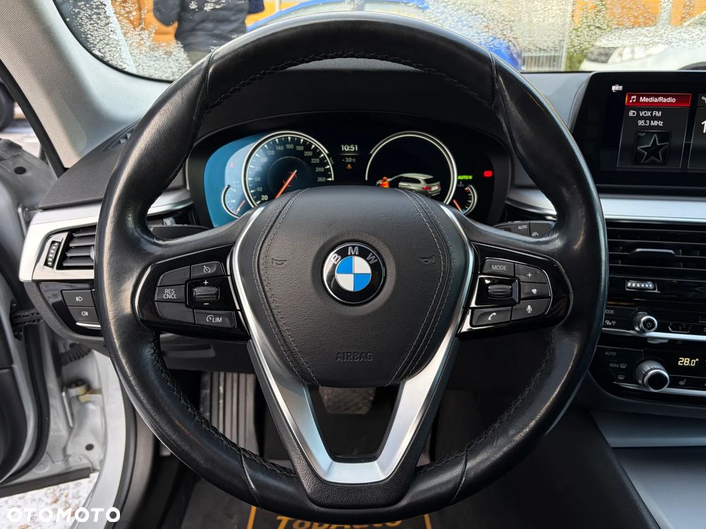 BMW Seria 5 520d - 23