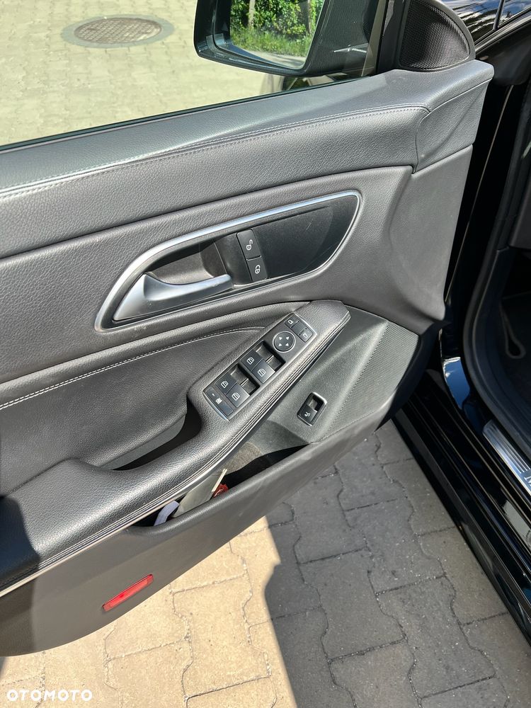 Mercedes-Benz CLA 220 d 7G-DCT AMG Line - 24