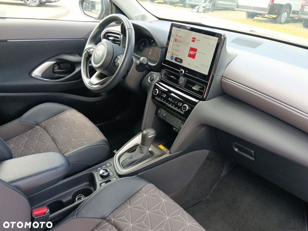 Toyota Yaris Cross Hybrid 1.5 Executive AWD - 11