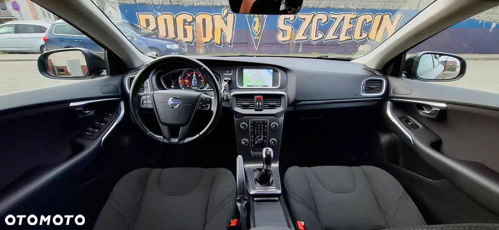 Volvo V40 D2 R Design - 14