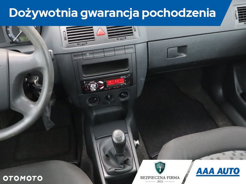 Skoda Fabia - 10