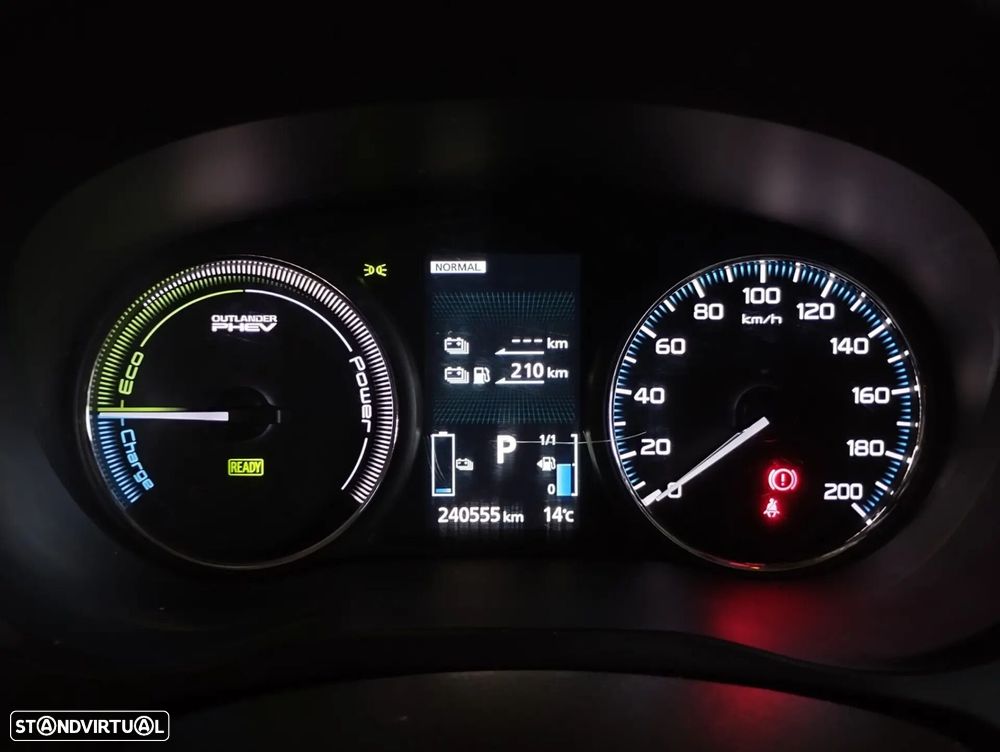 Mitsubishi Outlander - 11