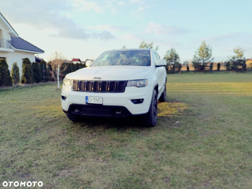 Jeep Grand Cherokee - 1