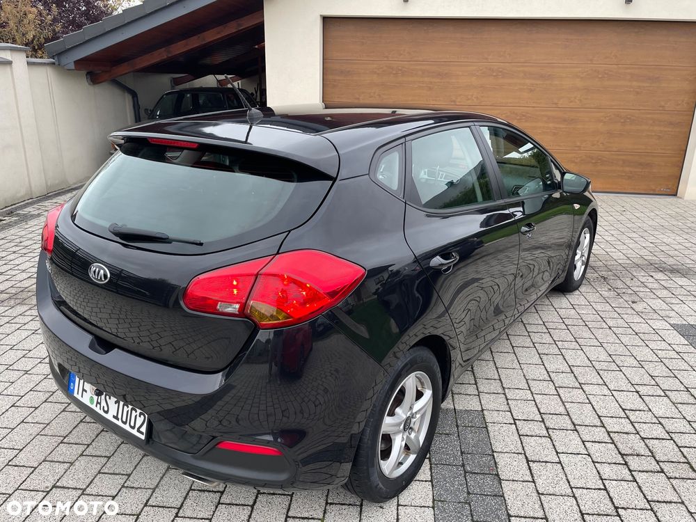 Kia Ceed 1.4 CVVT Dream Team Edition - 4