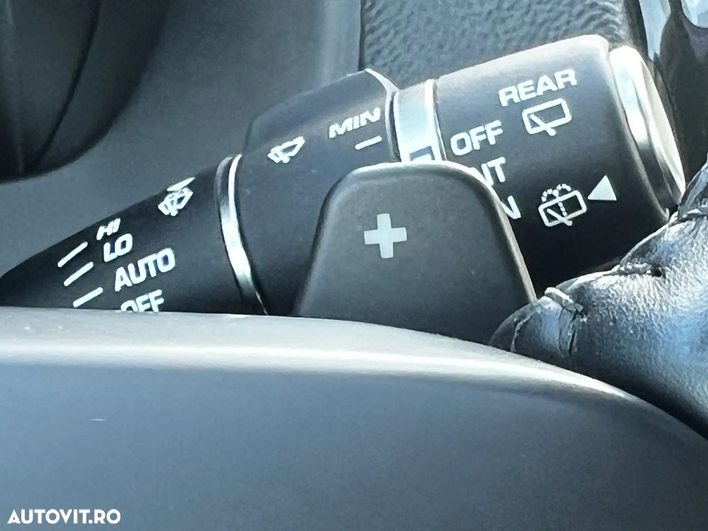 Jaguar F-Pace 3.0 AWD First Edition - 28