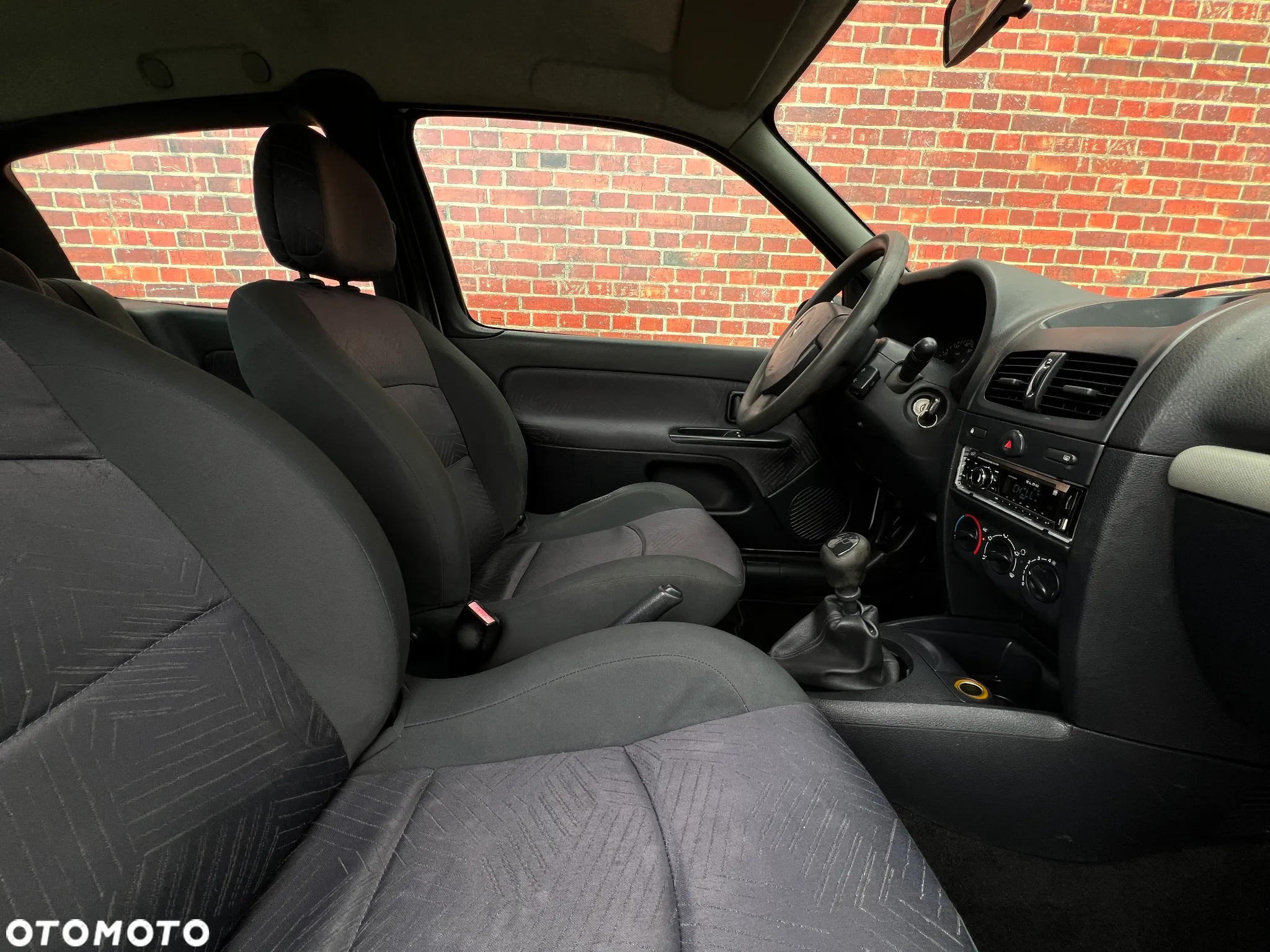 Renault Clio - 14
