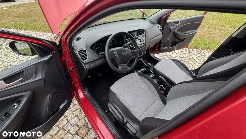 Hyundai i20 - 24
