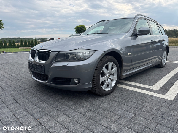 BMW Seria 3 320d DPF Touring