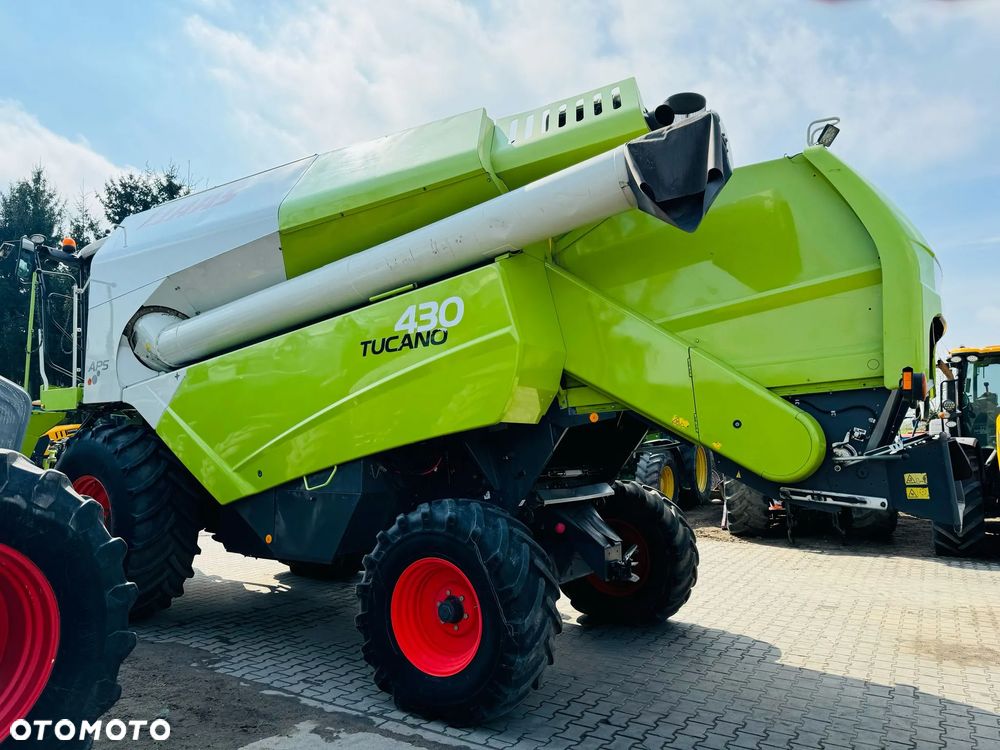 Claas Tucano 430 APS - 9