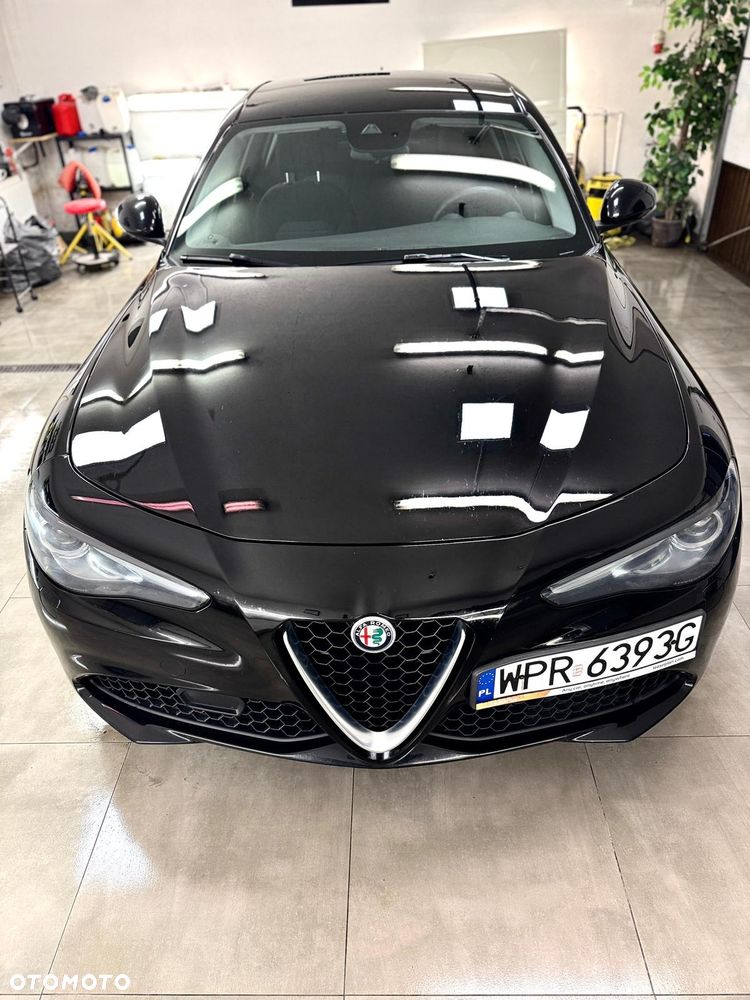 Alfa Romeo Giulia - 8