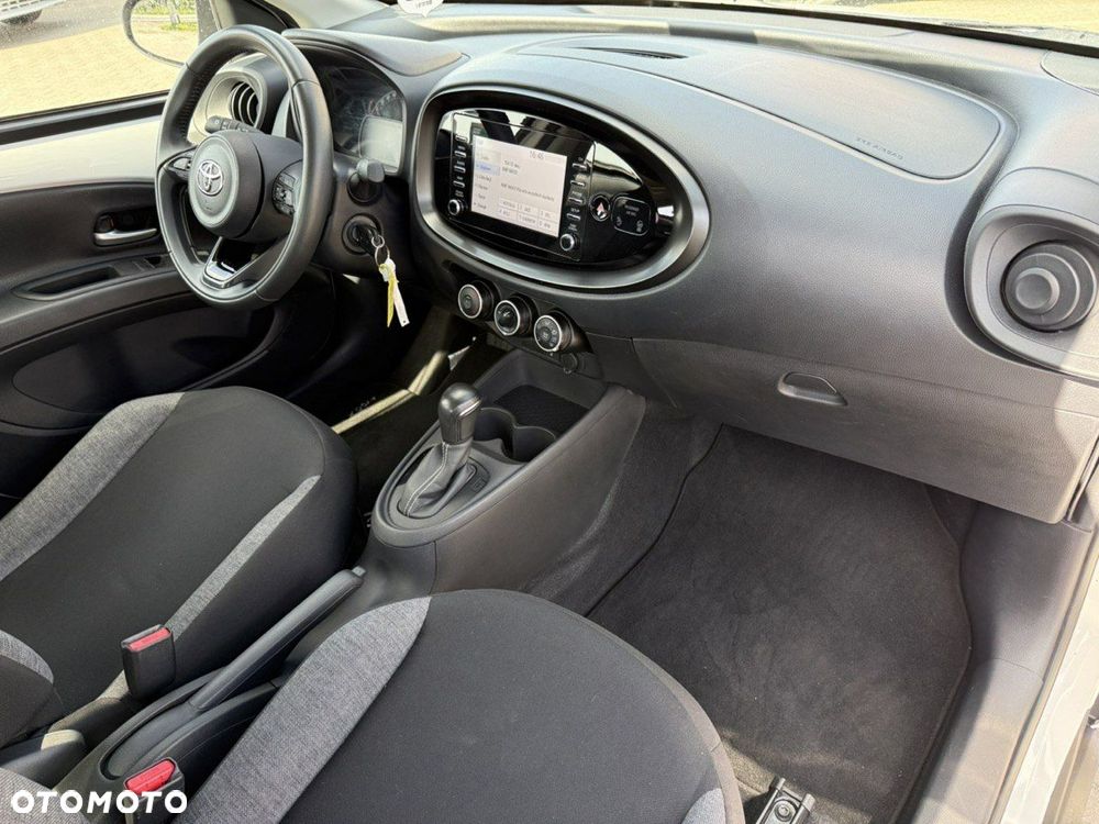 Toyota Aygo X S-CVT Black&White - 12