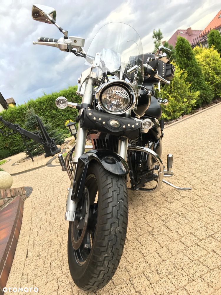 Suzuki Intruder - 4