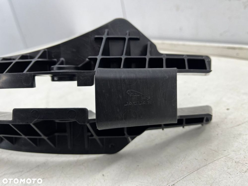 Kanał powietrza Jaguar F-Type x152 SVR 14-24r. prawa kierownica chłodzenia hamulców osłona wahacza - 7
