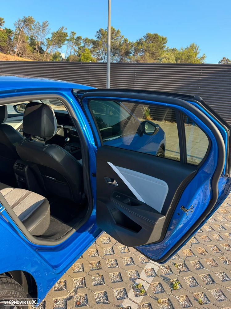 Opel Astra 1.2 T Elegance - 8