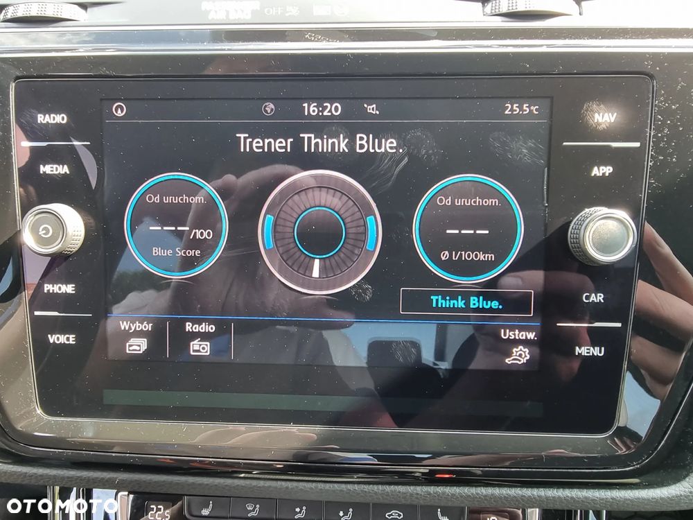 Volkswagen Touran 2.0 TDI SCR Highline - 36