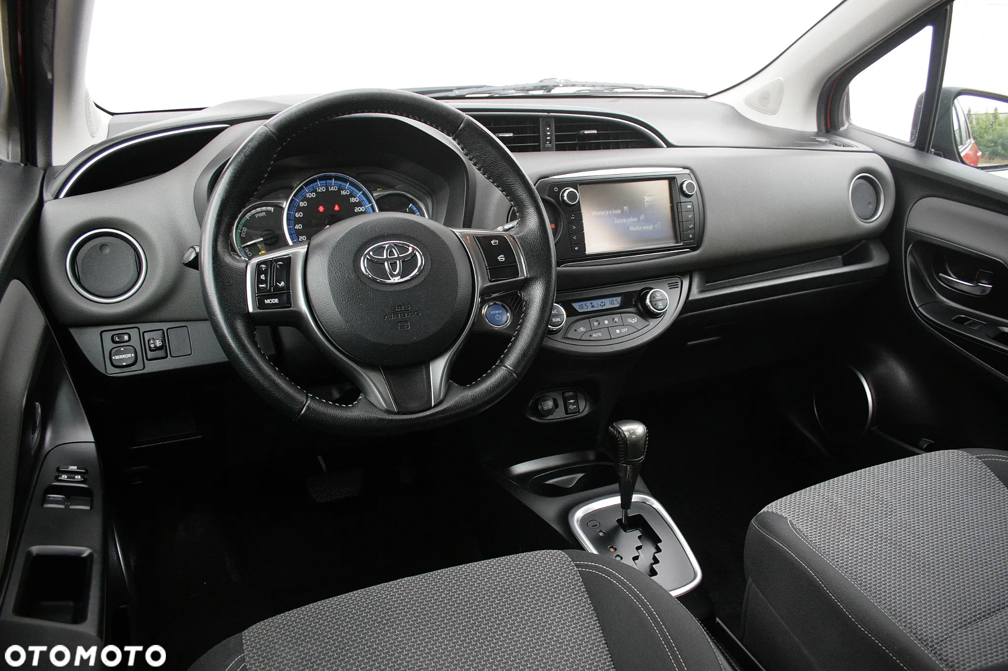 Toyota Yaris Hybrid 1.5 VVT-i - 10