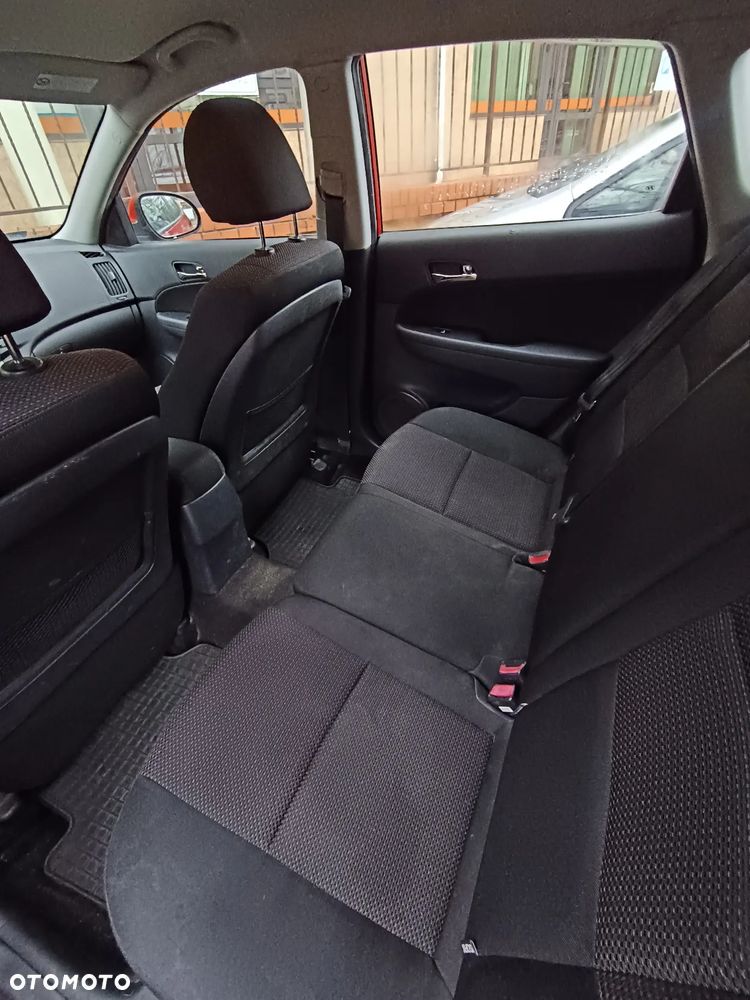 Hyundai i30 1.6 Comfort - 13