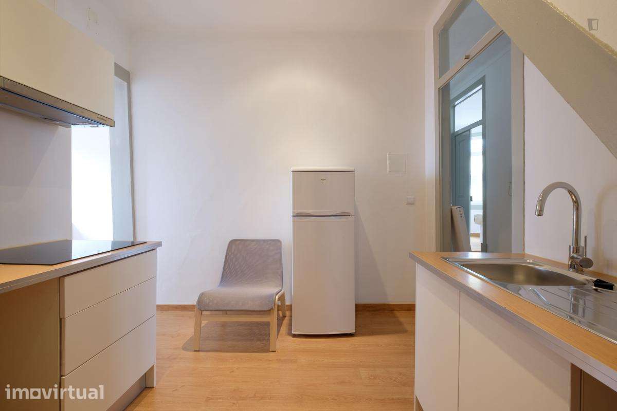 Quarto - localizado em Baixa Coimbra - Grande imagem: 3/9