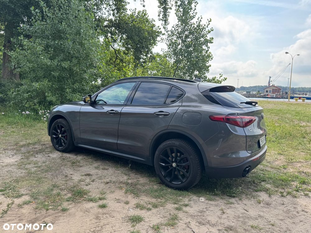 Alfa Romeo Stelvio 2.0 Turbo 16V AT8-Q4 Super - 4