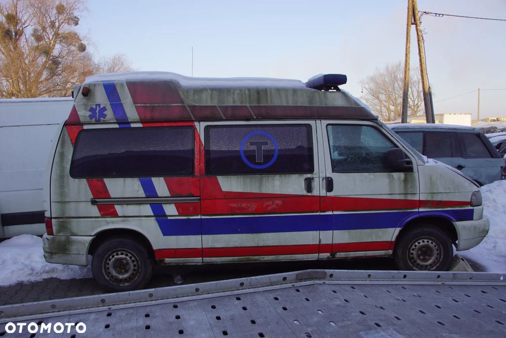 Auto na części - Volkswagen Transporter T4 Lift 2.5 TDI 102 KM ACV DXZ L902 2002R Silnik Skrzynia Drzwi Maska Klapa Błotnik Zderzak Lusterko Lampa Deska Kokpit Sterownik Moduł Czujnik Licznik Panel Kierownica - 3