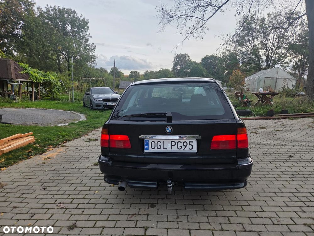 BMW Seria 5 520i - 4