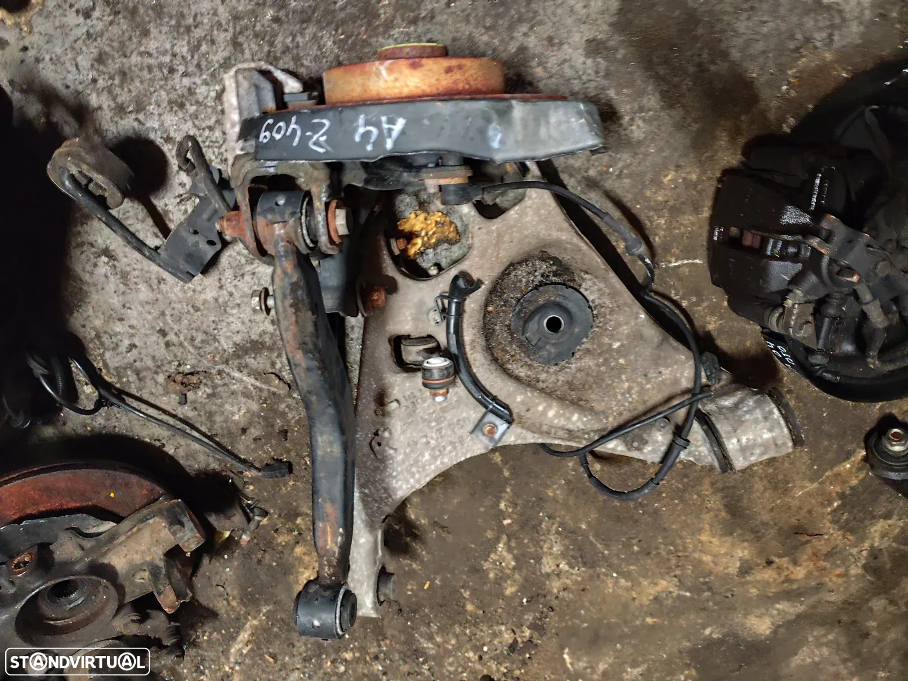 AUDI A4 B7 BRAÇOS SUSPENSÃO MANGA DE EIXO ESQUERDA - Z409 - 2