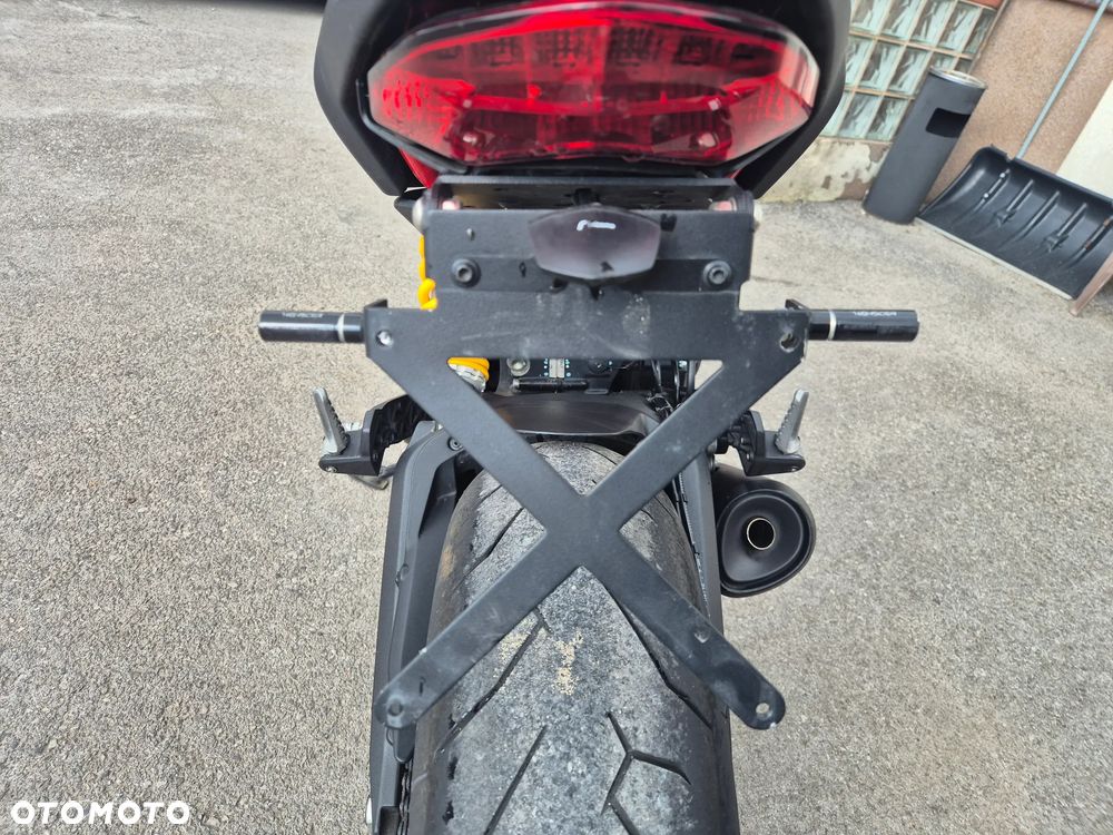 Ducati Monster - 17