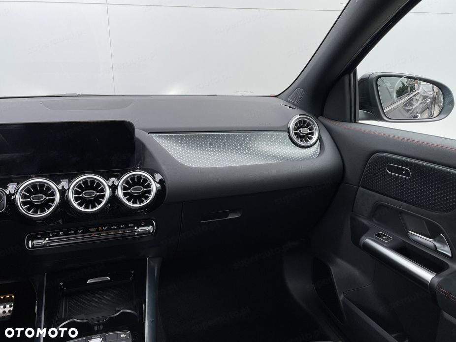 Mercedes-Benz GLA 200 AMG Line - 11