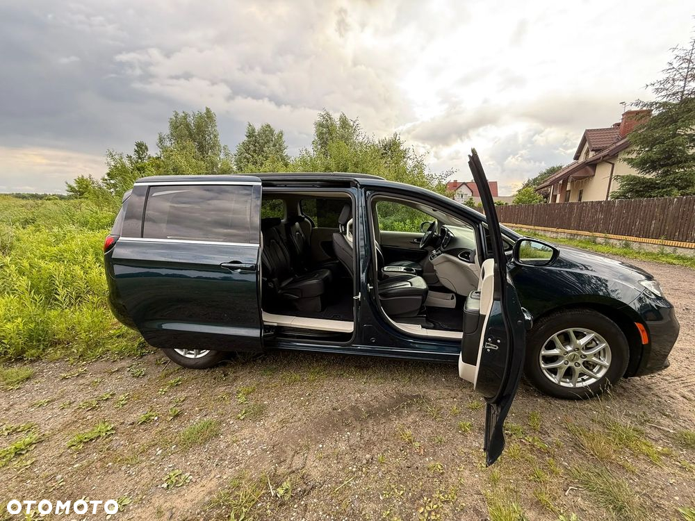Chrysler Pacifica - 22