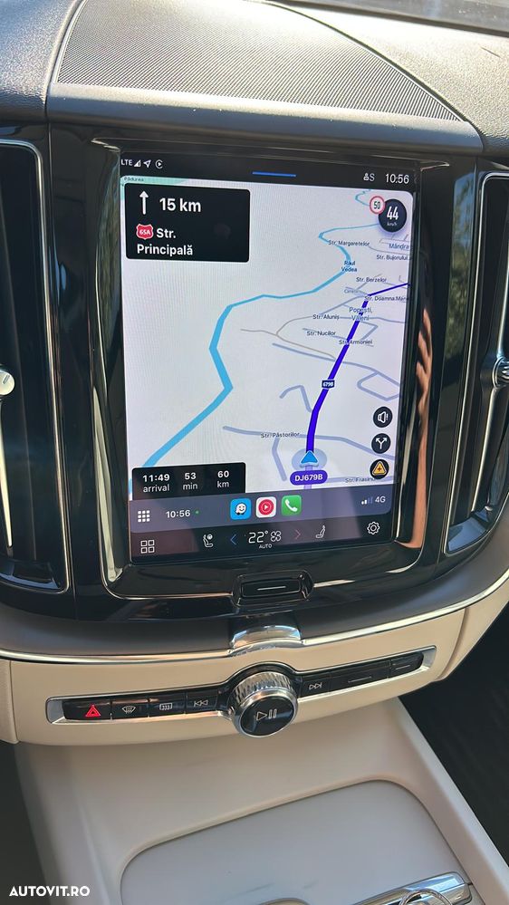 Volvo XC 60 B4 MHEV AT8 FWD Momentum Pro - 7