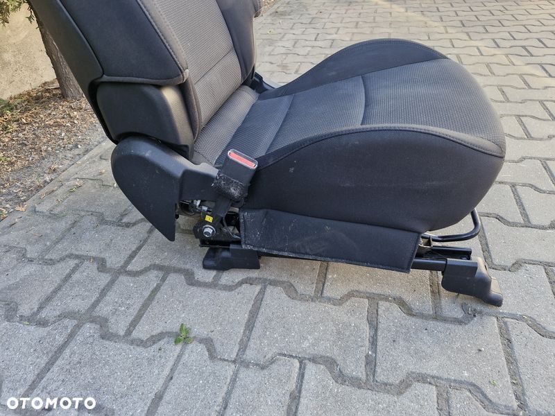 kia carens iv fotel kierowcy lewy przód przedni uk - 11