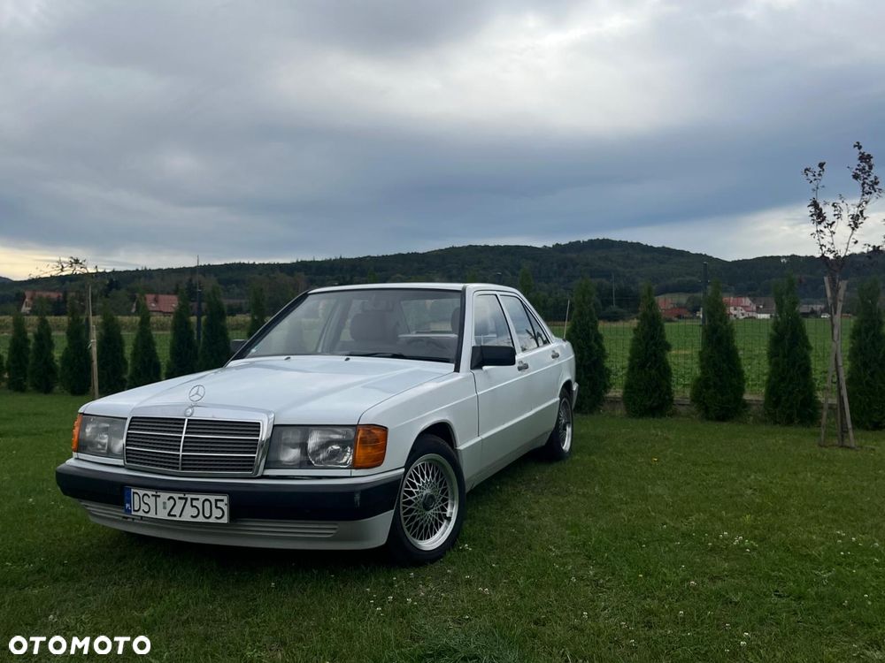 Mercedes-Benz W201 (190) - 3