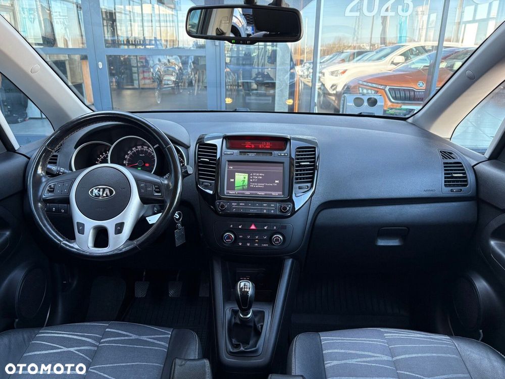 Kia Venga - 10