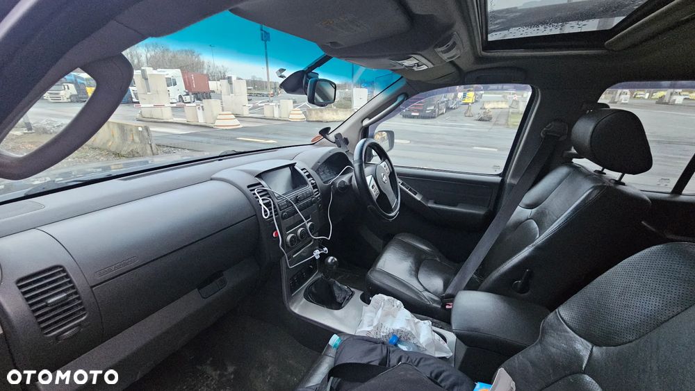 Nissan Navara 2.5 D LE - 3