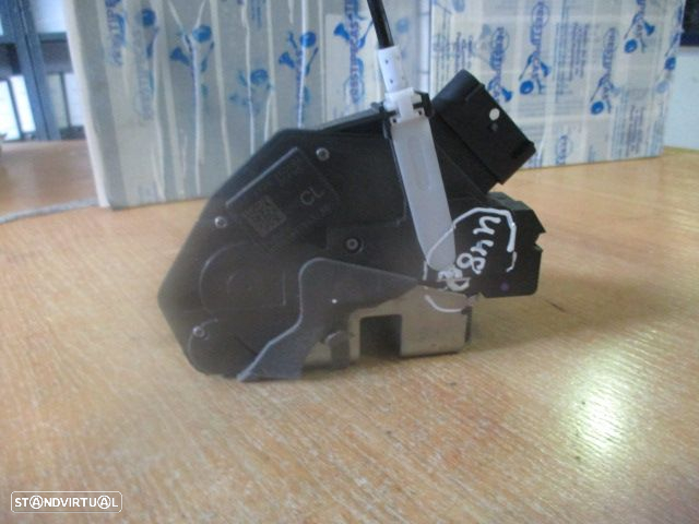 Fecho 8A6aa21813ad FORD FIESTA 2009 5P FE 5 PINOS - 4