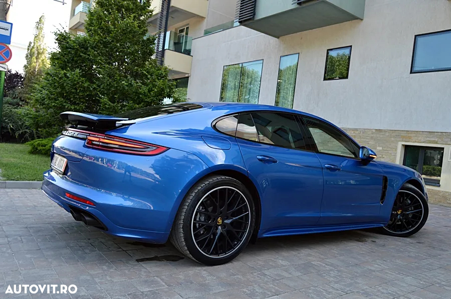 Porsche Panamera 4 - 21