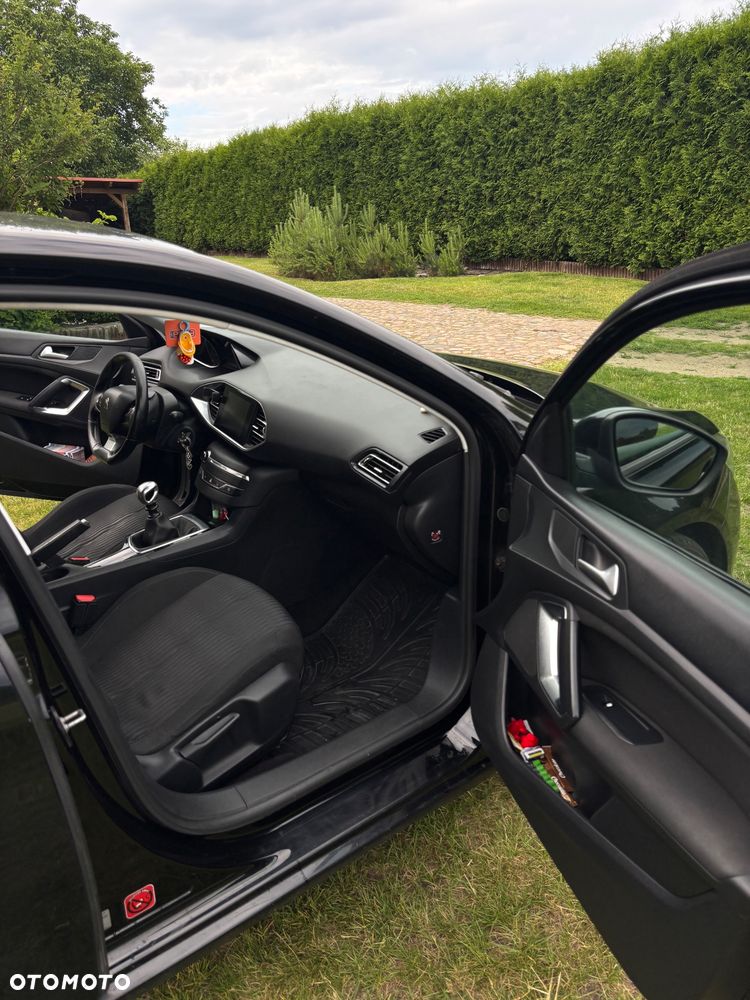 Peugeot 308 1.6 BlueHDi Allure S&S - 9