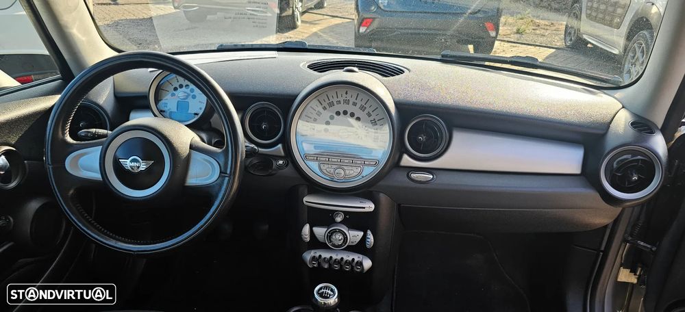 MINI 3 Portas One - 11