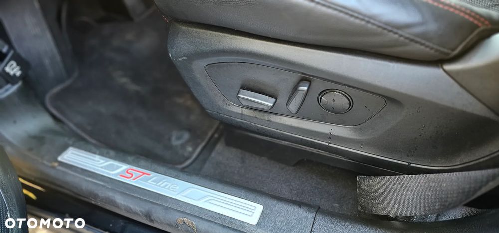 Ford Explorer EcoBoost Plug-in Hybrid ST-LINE - 15